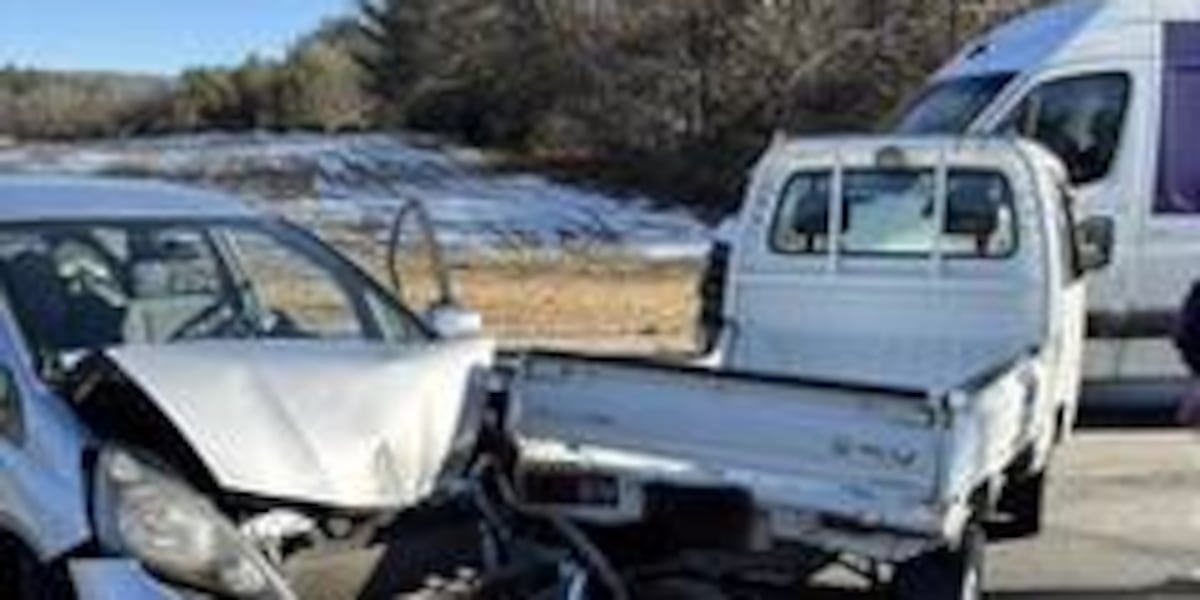 Police respond to three-vehicle crash in Southampton