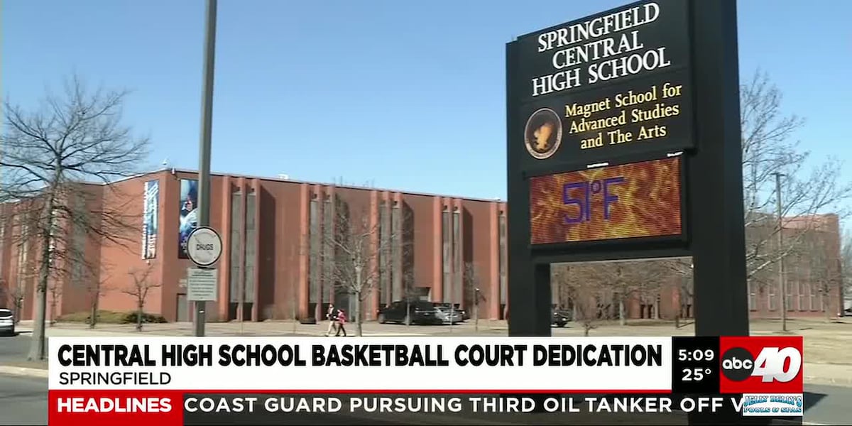 Former NBA star honored with court dedication