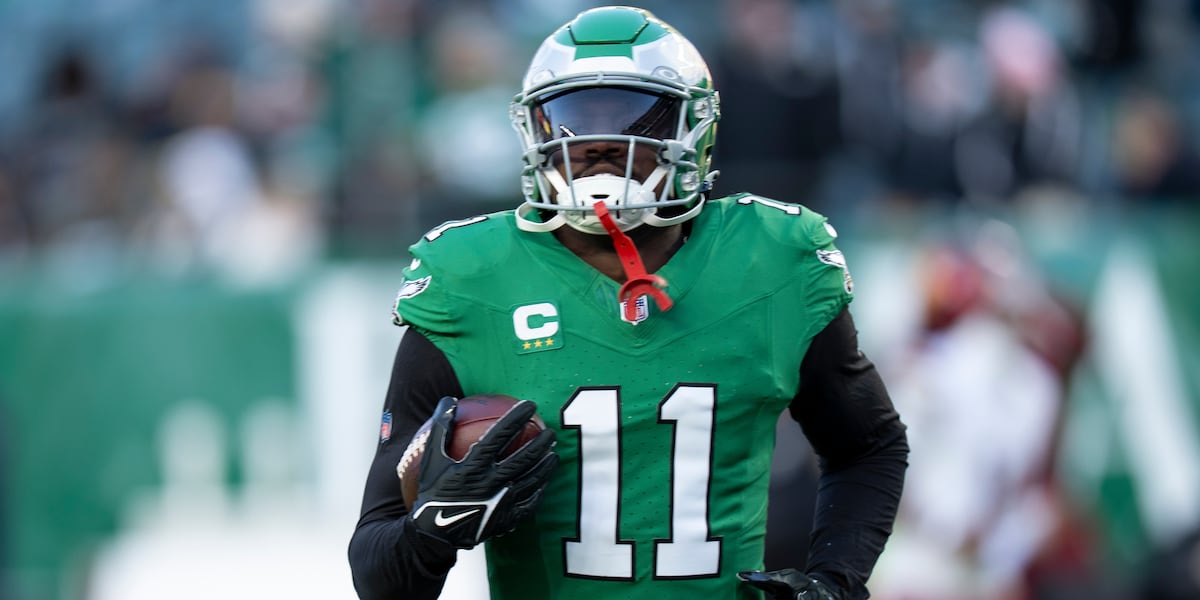 Patriots trade for Eagles Wide Receiver A.J. Brown