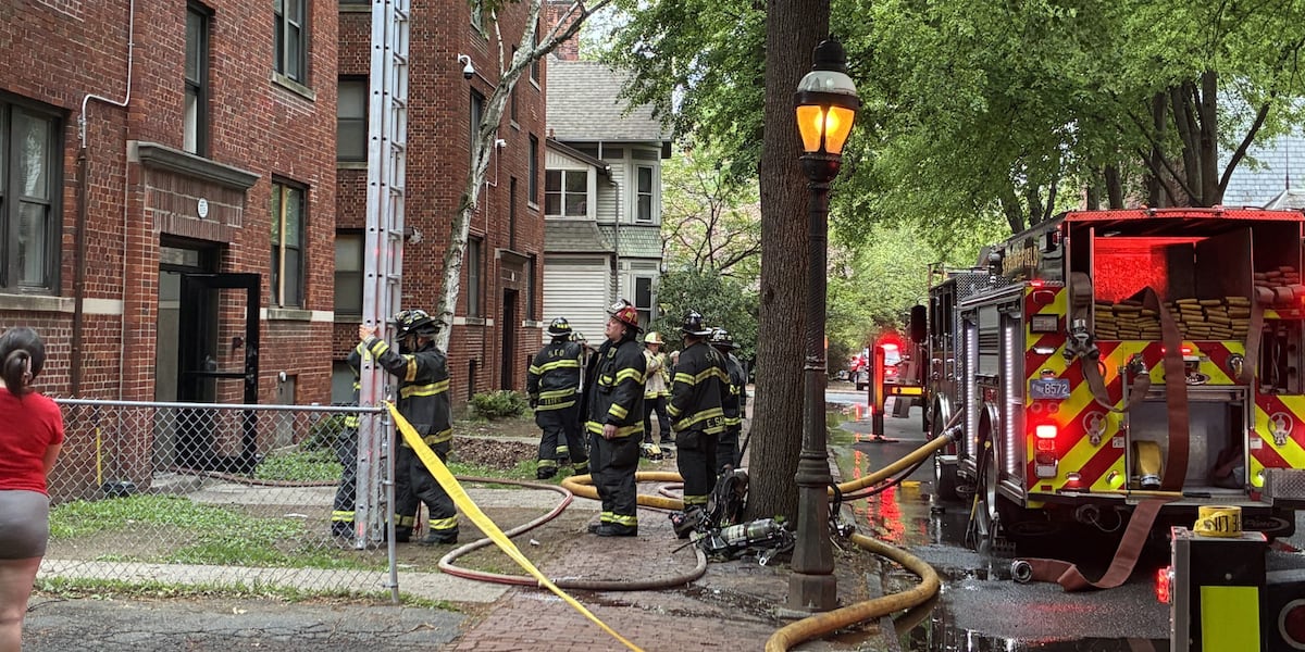 Fire crews battle apartment fire in downtown Springfield