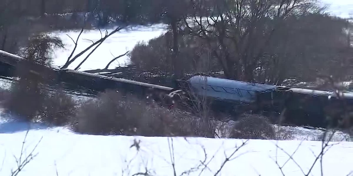 14 train cars carrying liquified natural gas derail in Mansfield, DEEP says