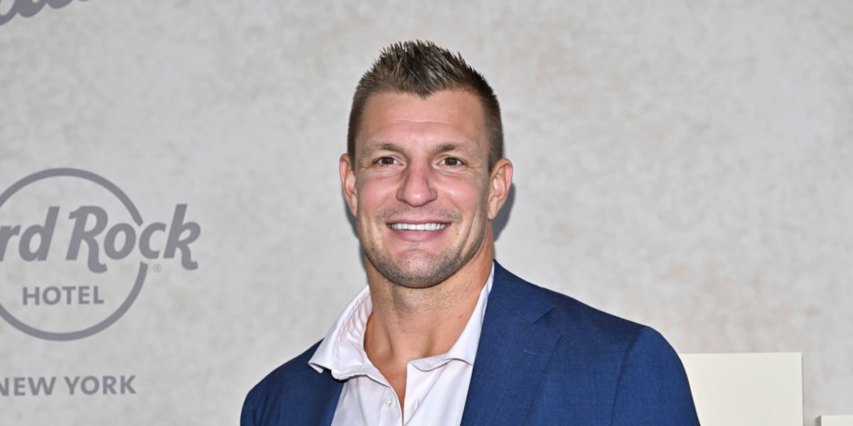 Gronkowski says decision to sign 1-day contract and retire as a Patriot was a ‘no-brainer’