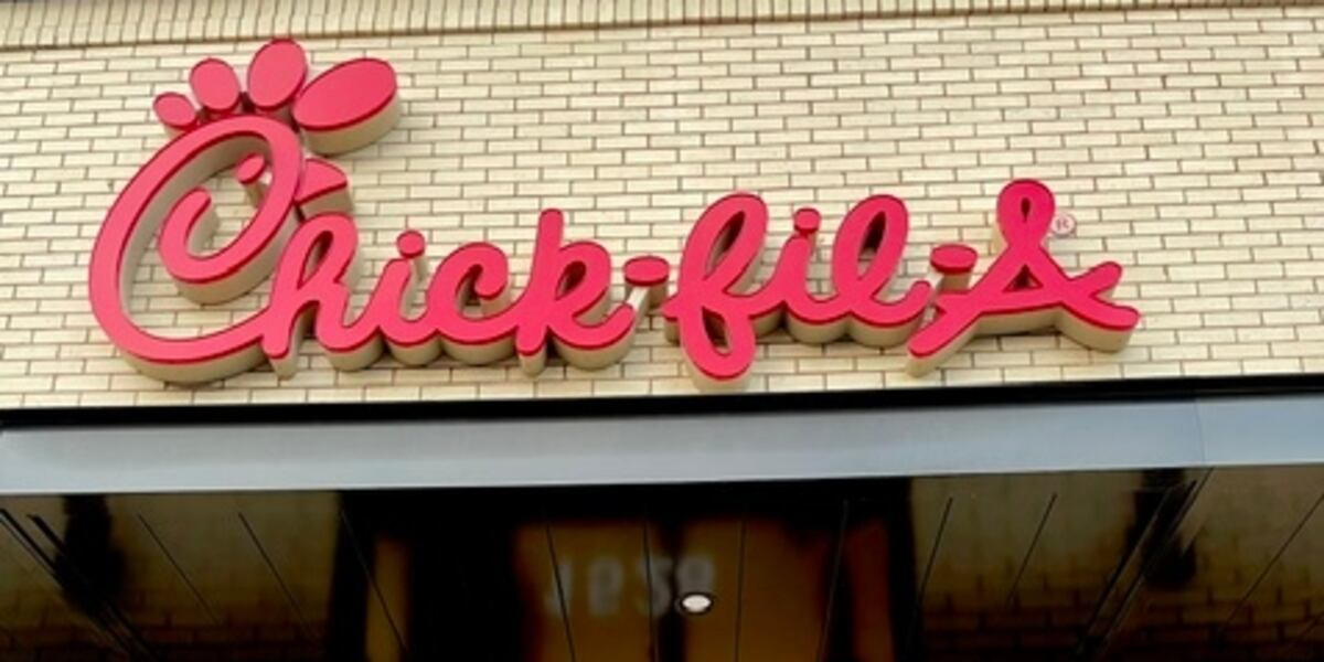 Chick-Fil-A donates sandwiches to first responders ahead of Springfield grand opening
