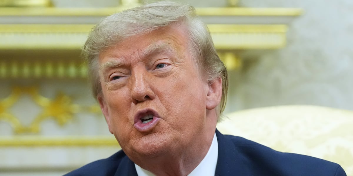 Trump: ICE should continue traffic stops after recent shootings, seeming to contradict new policy