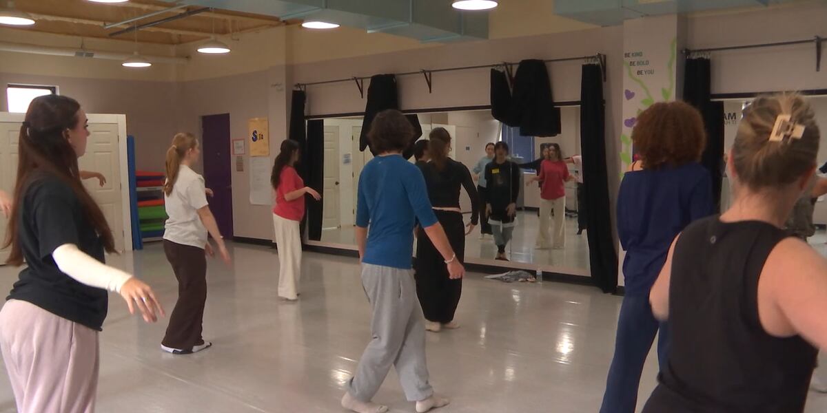 Alumni artist series connects dancers with former students
