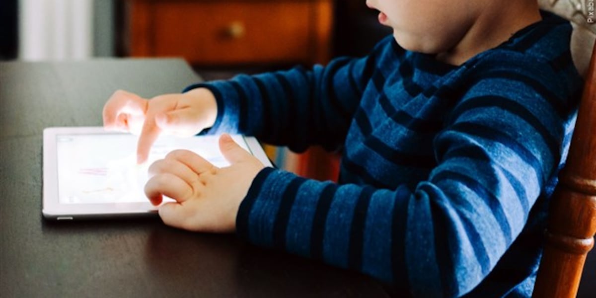 Strategies to manage kids’ screen time during school vacation week
